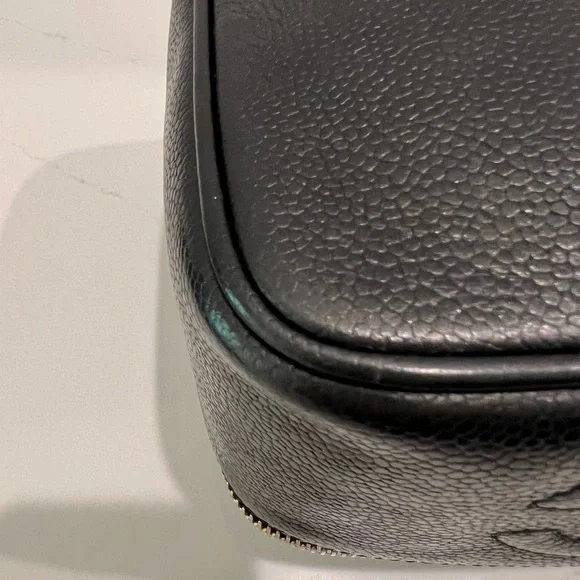 ‼️SOLD‼️ Chanel Vintage CC Timeless Caviar Vanity Cosmetic Makeup Case Black - Picture 9 of 16